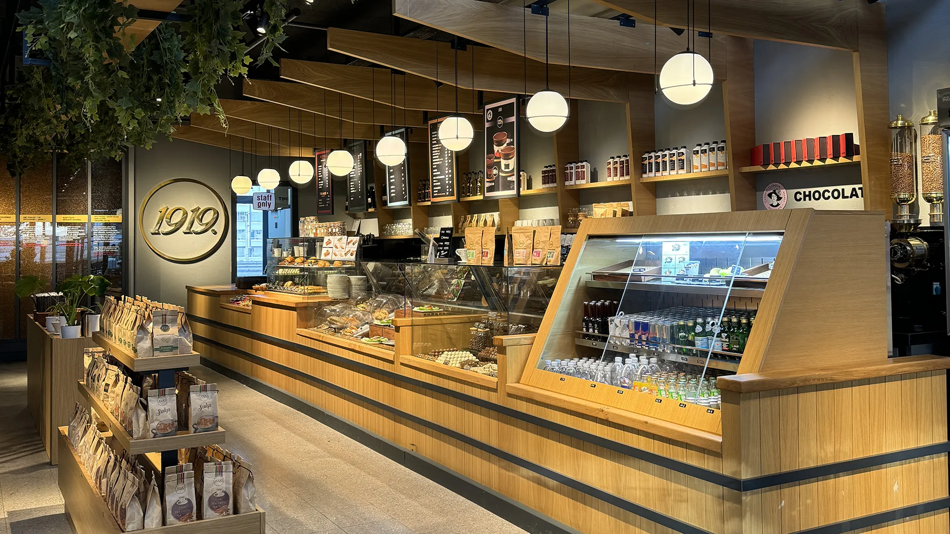 Ruler İç Mimarlık tarafından Ankara’da tasarlanan modern kafe iç mimarisi