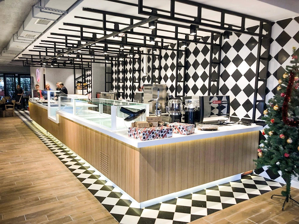 Ankara pastane iç mimarlık tasarımı — vitrin aydınlatması ve ürün sergileme