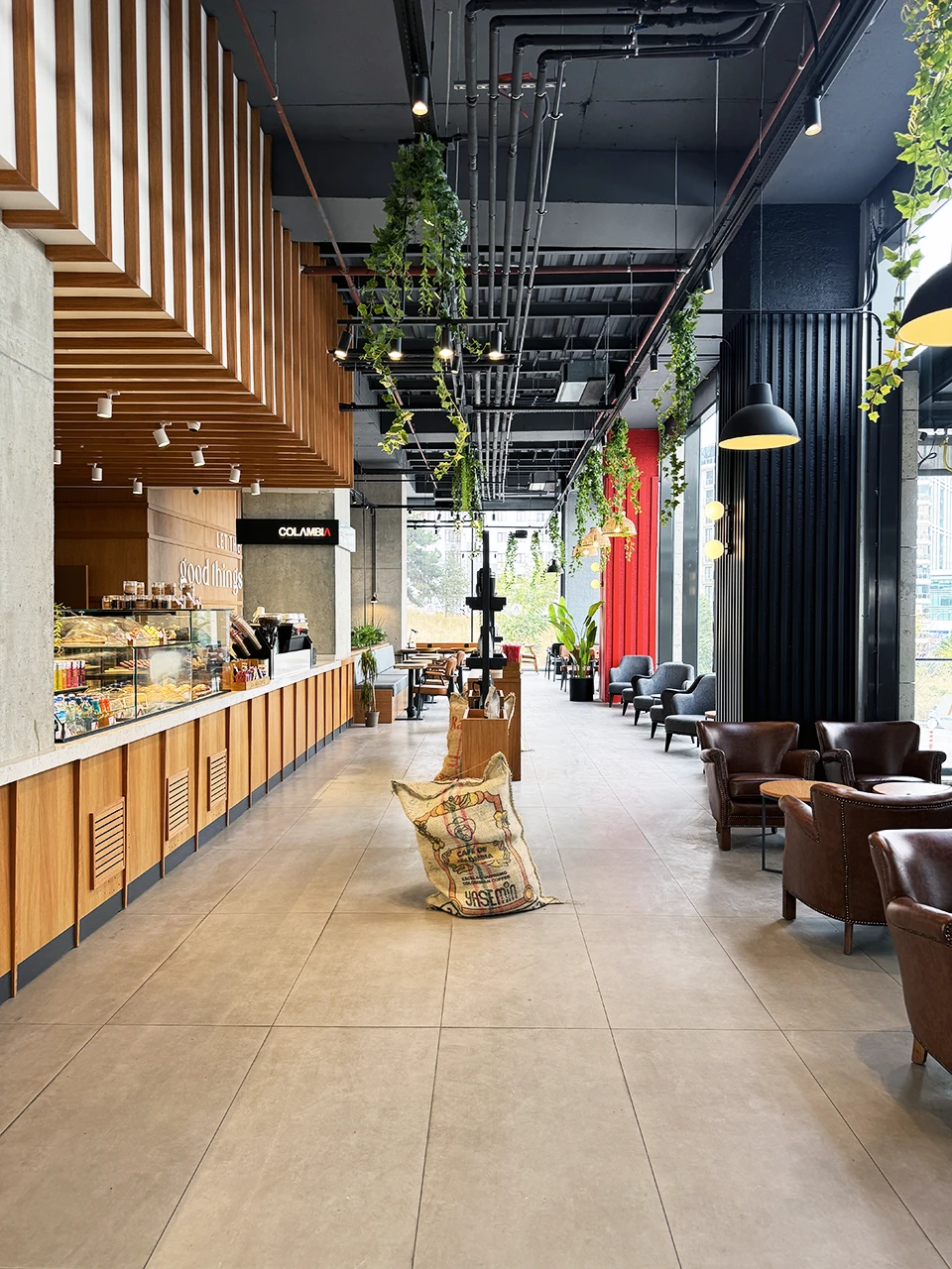 Columbia Coffee Çukurambar genel mekan görünümü