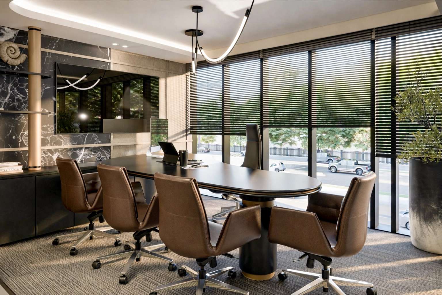 MEK Ofis toplantı odası — kavisli flüt cam bölme, oval siyah masa, kahverengi deri koltuklar ve mermer TV duvarı